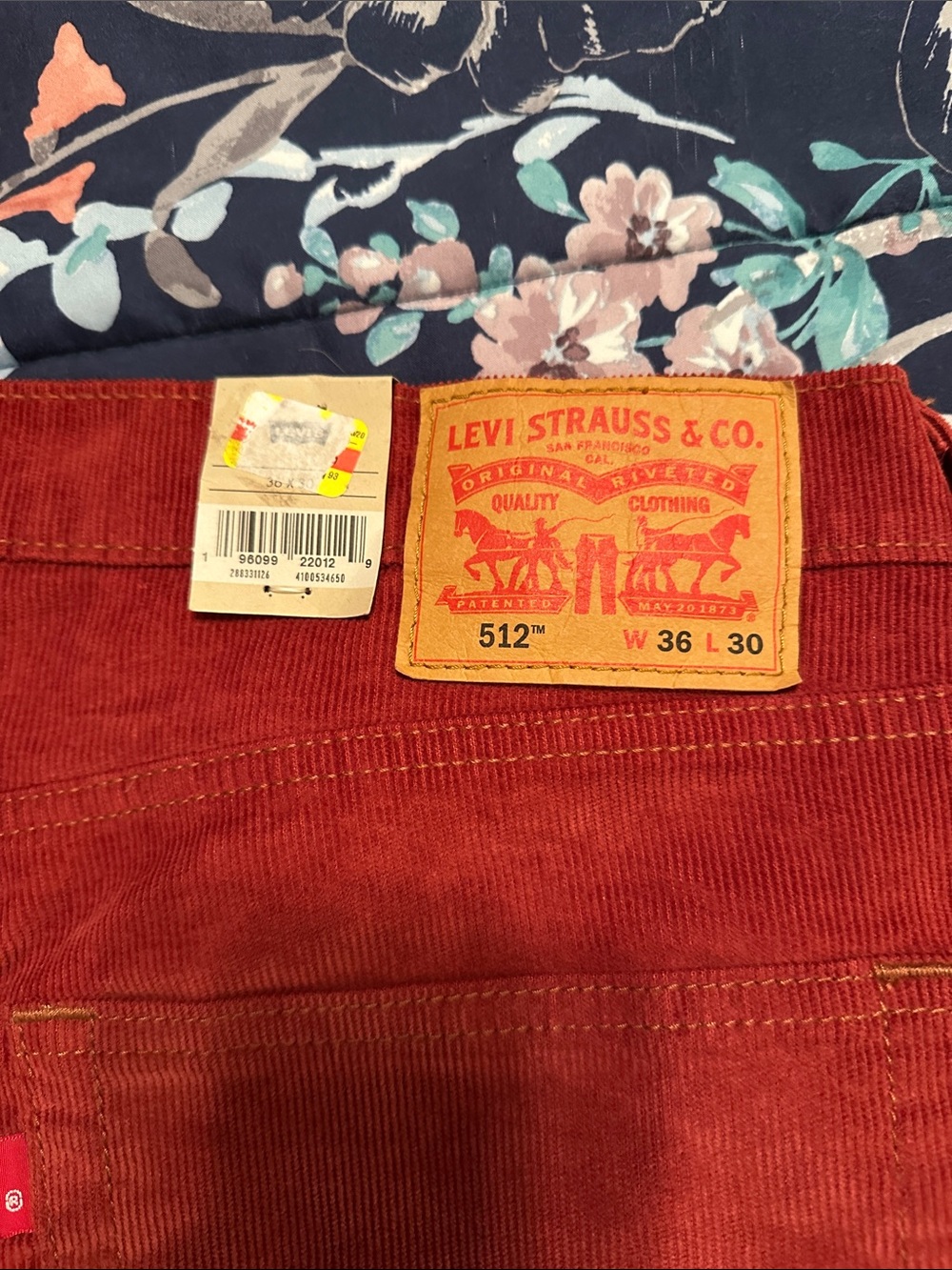 Levi's red corduroy 512 Slim Taper pants - Picture 2 of 2